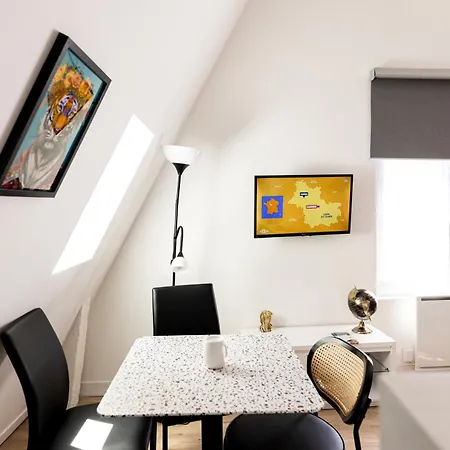 Mirabeau Sous Les Toits - Apartment