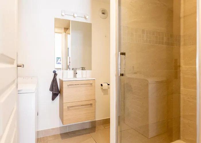 Mirabeau Sous Les Toits - Daire