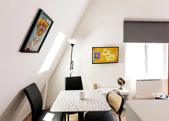 Mirabeau Sous Les Toits - Daire